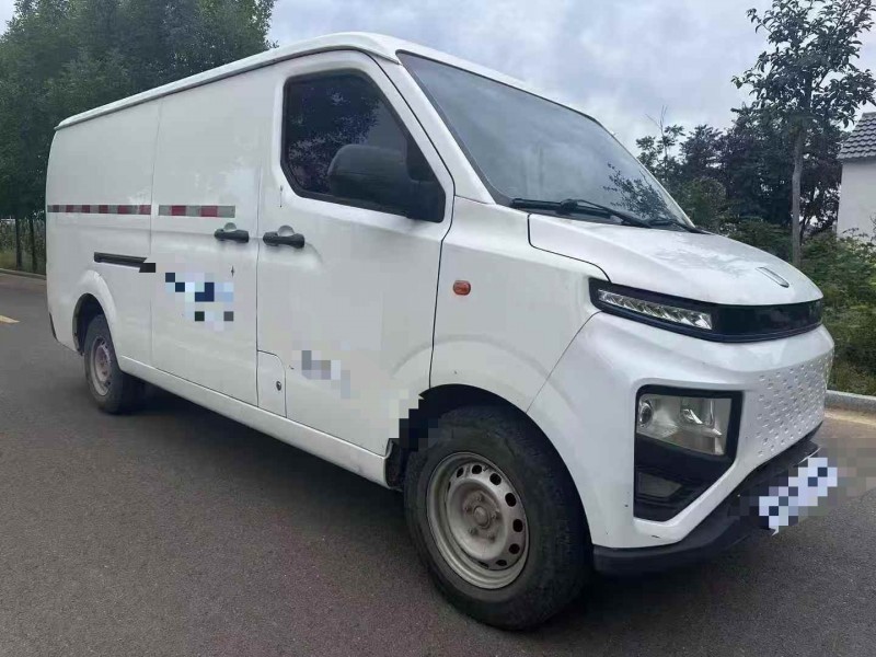 济宁23年吉利星享2