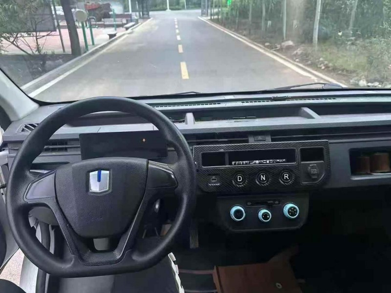 济宁23年吉利星享4