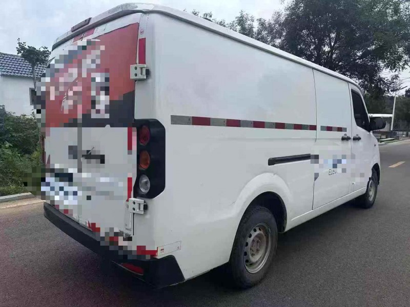 济宁23年吉利星享8