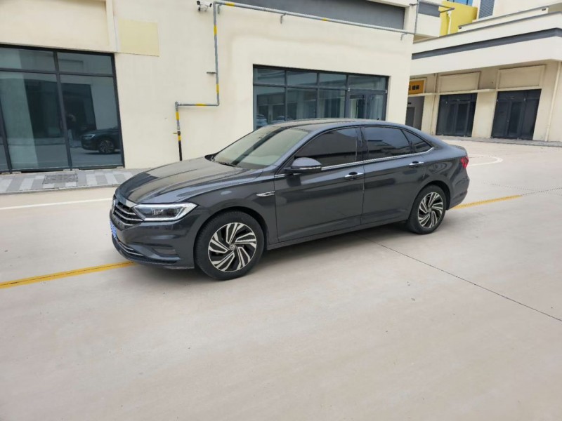 青岛22年大众速腾4