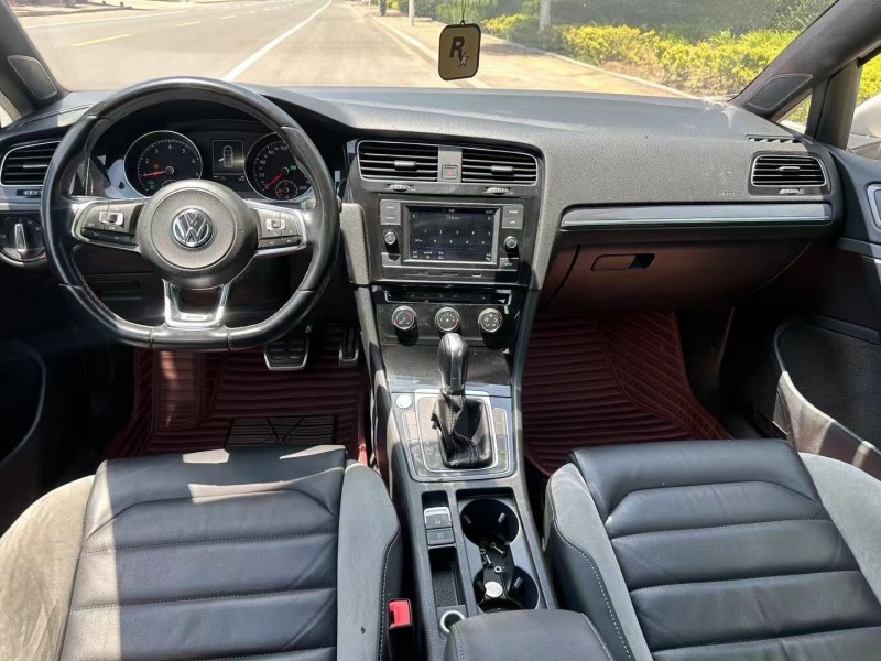 青岛20年大众高尔夫4