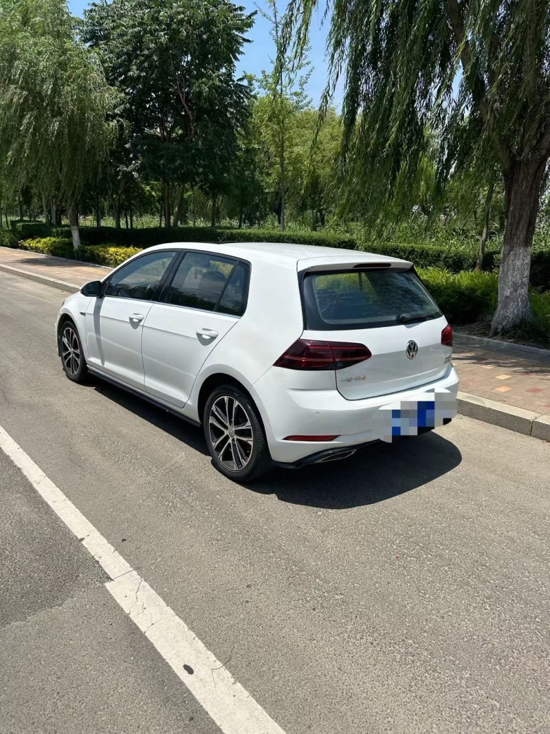 青岛20年大众高尔夫7