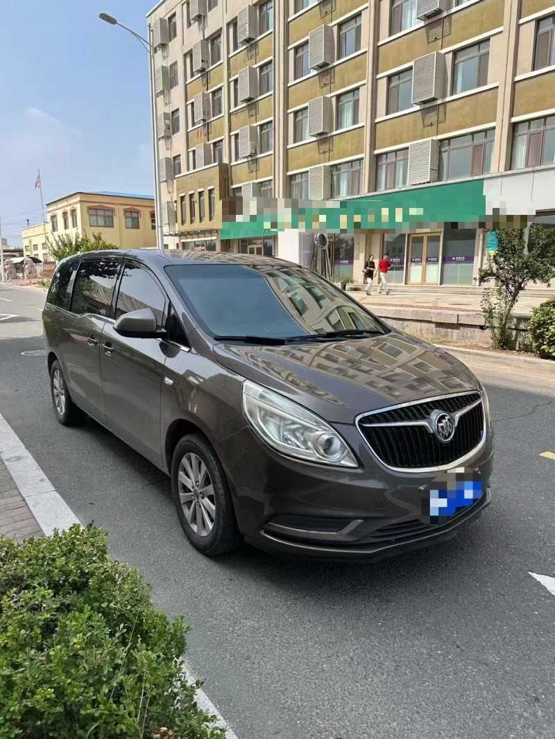 青岛17年别克GL82