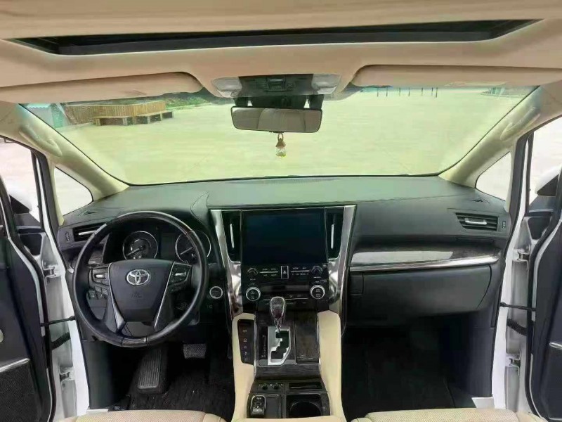 徐州22年丰田威尔法4