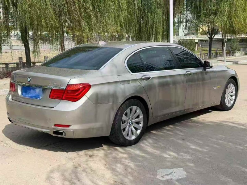 银川13年宝马7系7