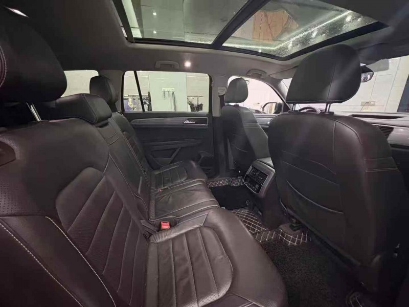 新余17年大众途昂9