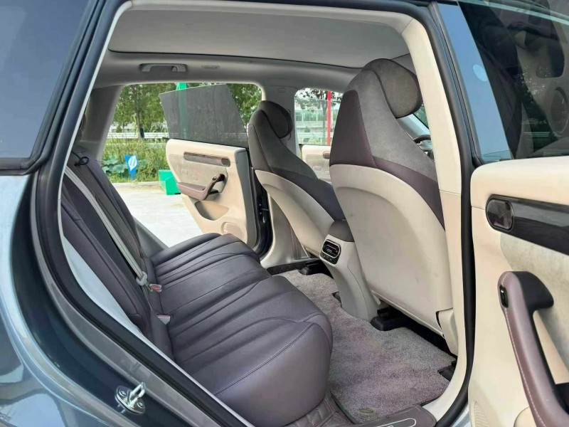 徐州22年零跑汽车C116