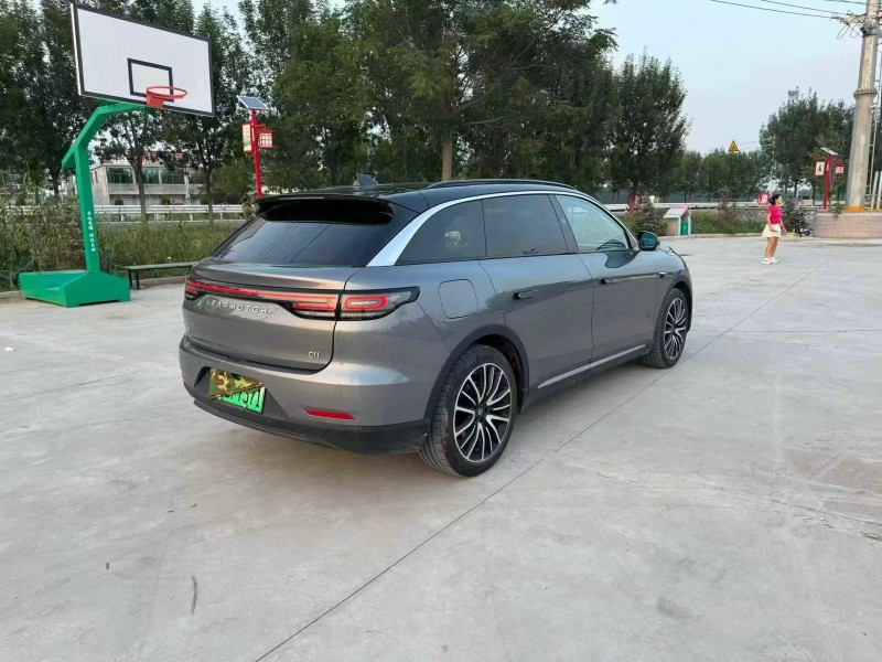 徐州22年零跑汽车C118