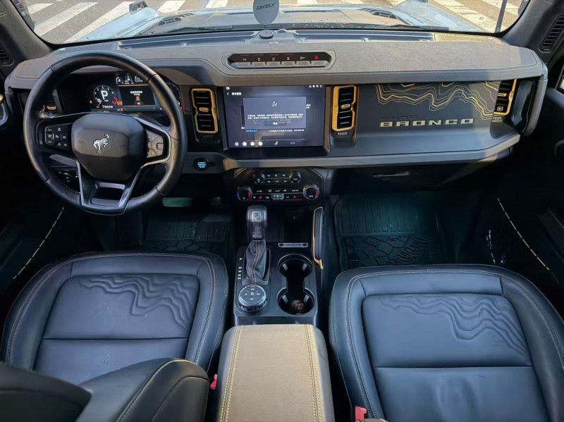 昆明25年福特烈马4