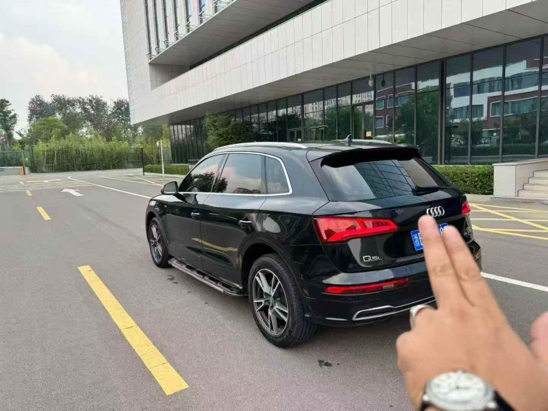 东营19年奥迪Q57