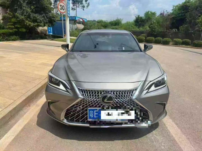 北海22年雷克萨斯ES1