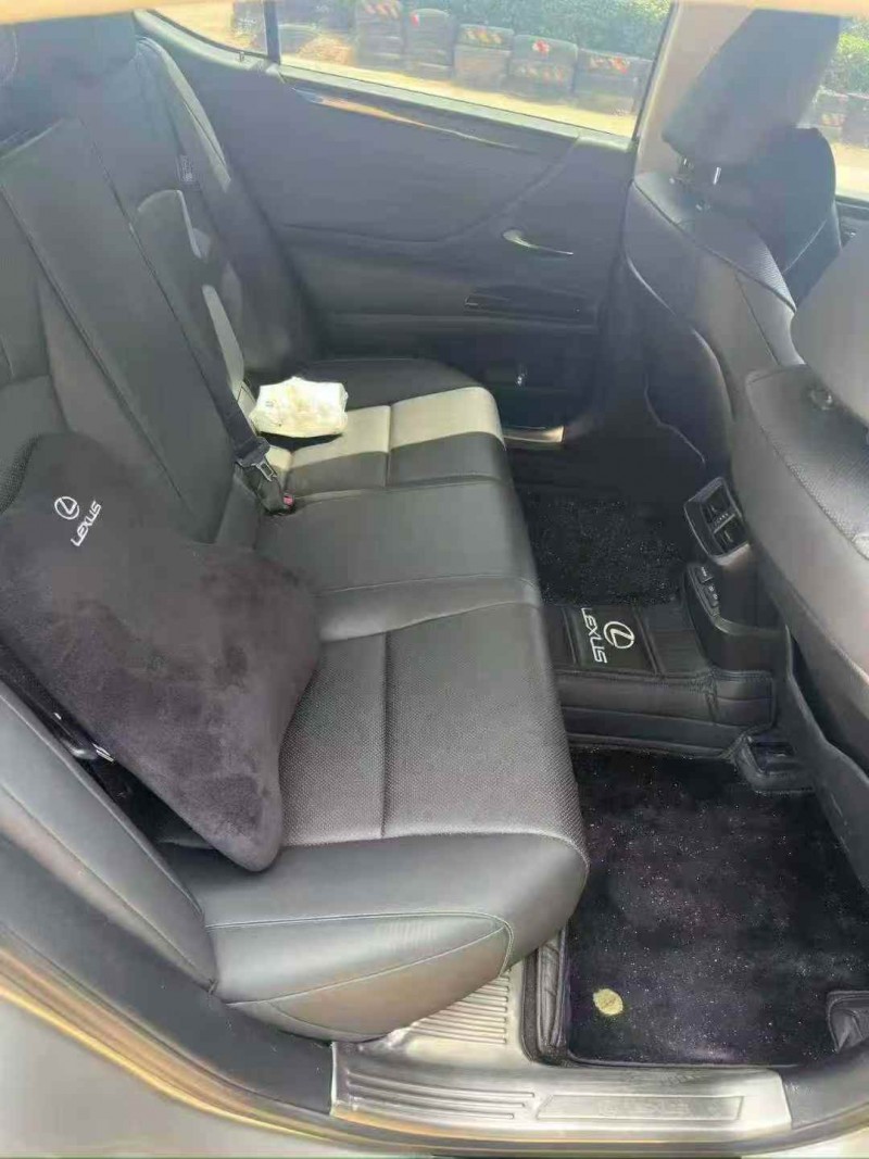 北海22年雷克萨斯ES7