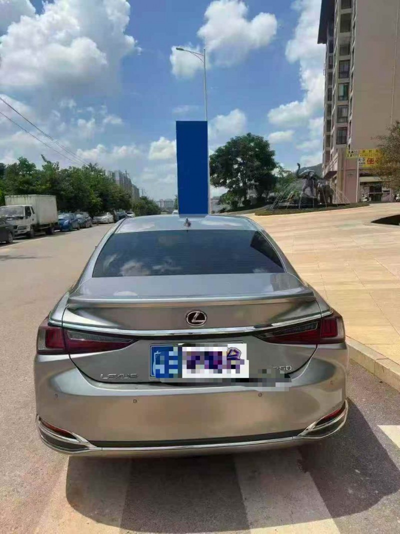 北海22年雷克萨斯ES9