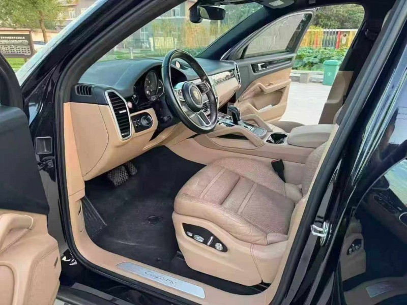 徐州19年保时捷卡宴3