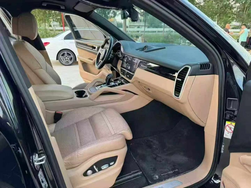 徐州19年保时捷卡宴5