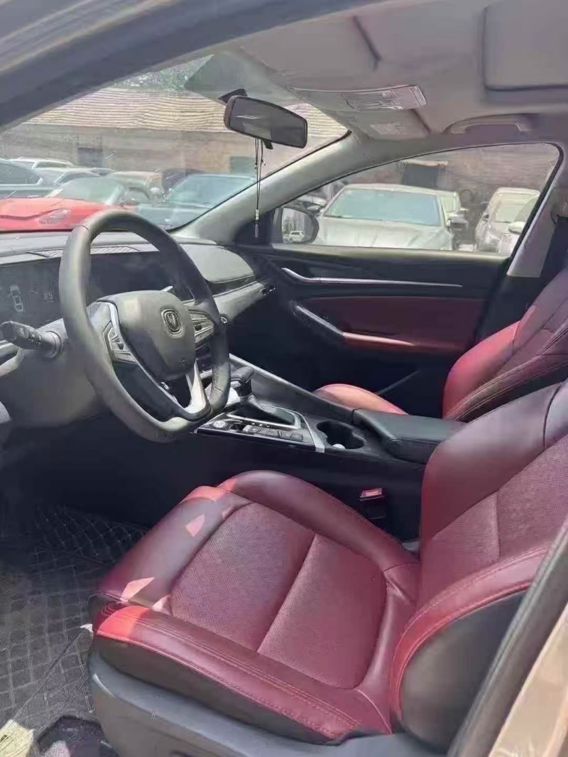 菏泽20年长安汽车逸动4