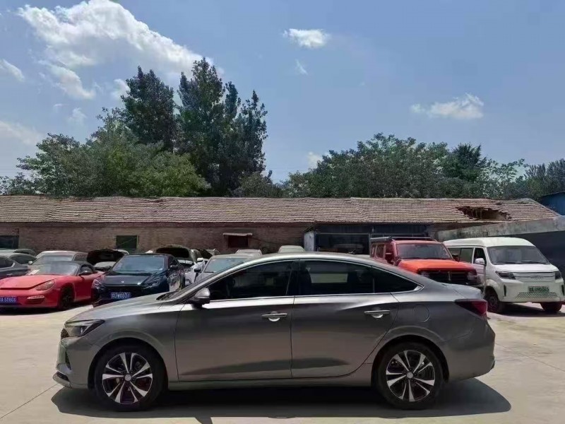 菏泽20年长安汽车逸动8