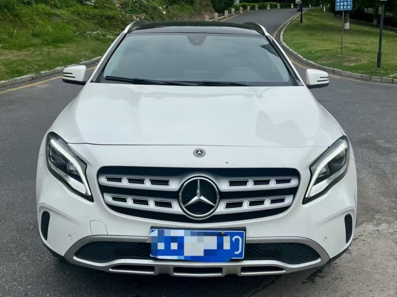 三明18年奔驰GLA1