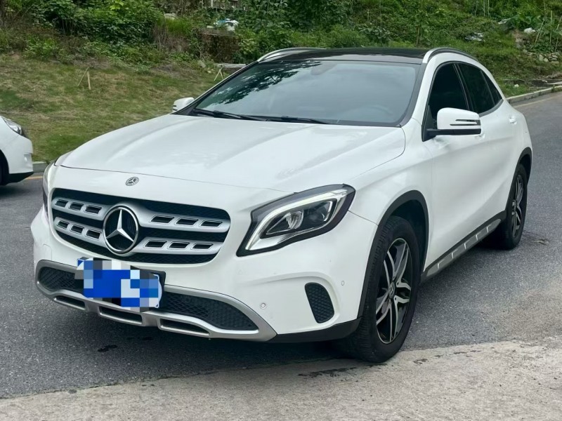 三明18年奔驰GLA2