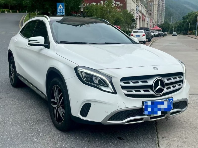 三明18年奔驰GLA3