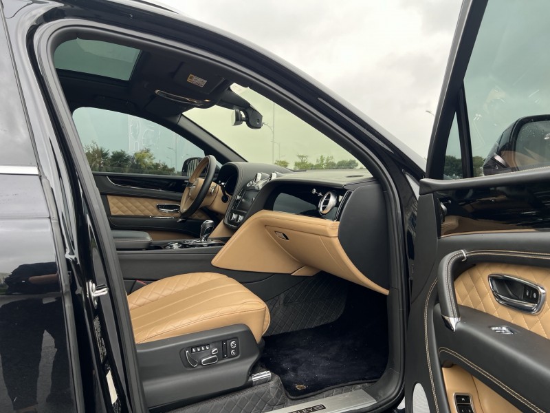 盐城19年宾利添越6