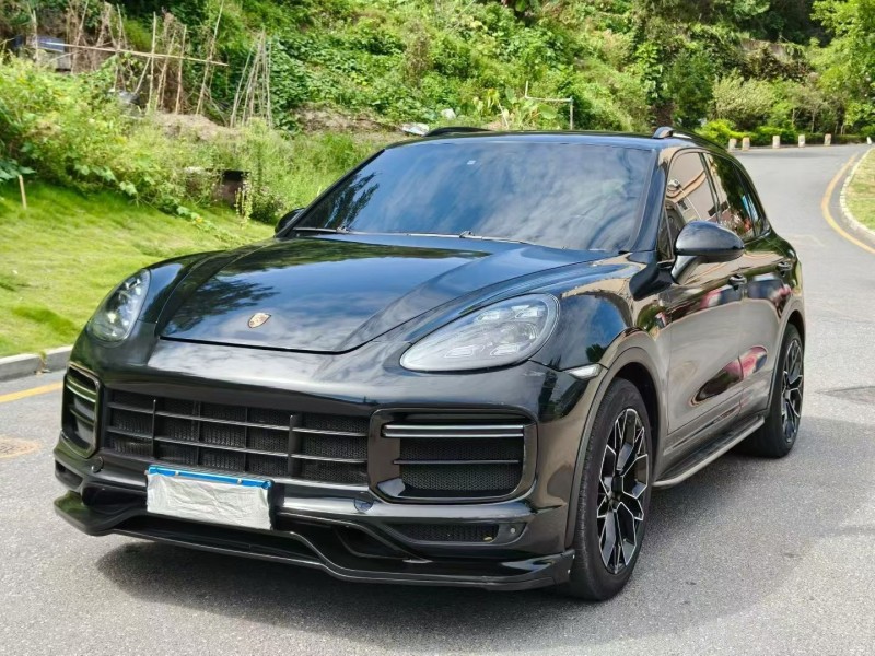 三明11年保时捷卡宴3