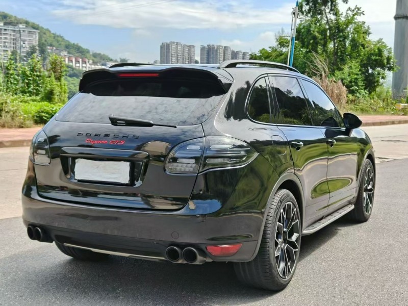 三明11年保时捷卡宴7