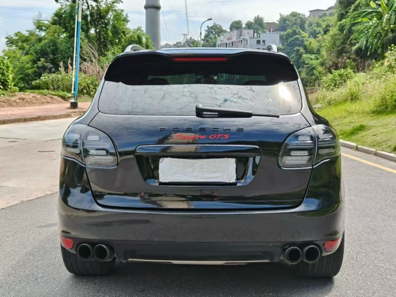 三明11年保时捷卡宴9