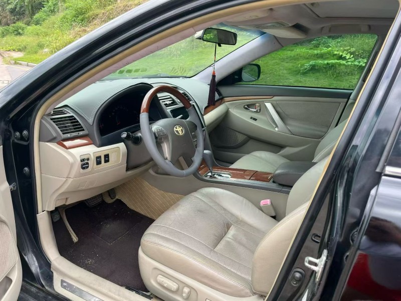 三明14年丰田凯美瑞4