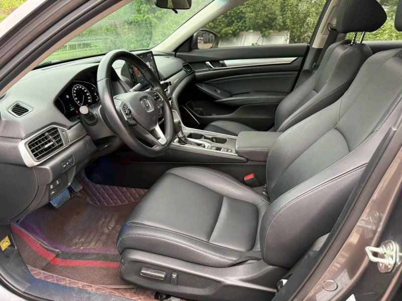 长沙21年本田雅阁6