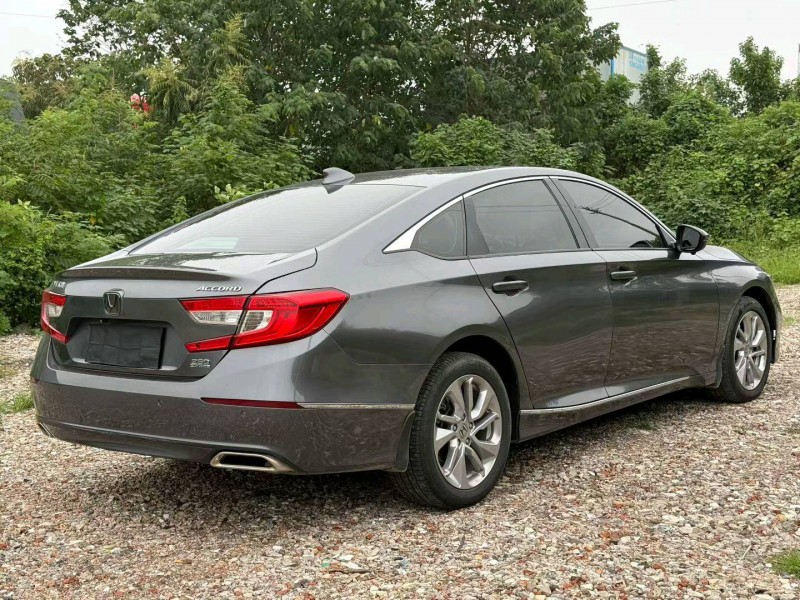 长沙21年本田雅阁8