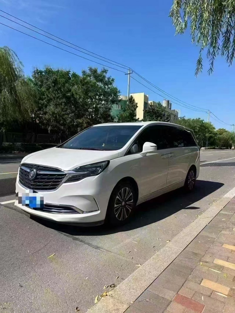 青岛21年别克GL82