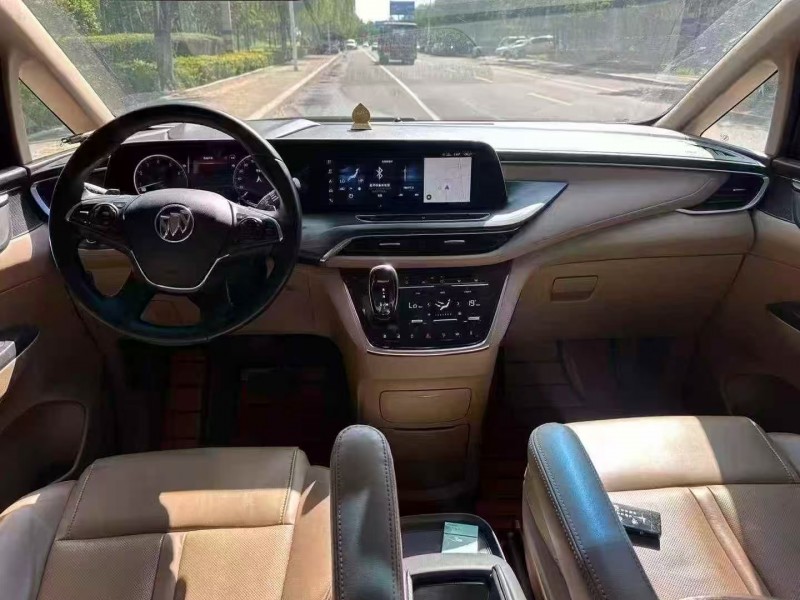 青岛21年别克GL85