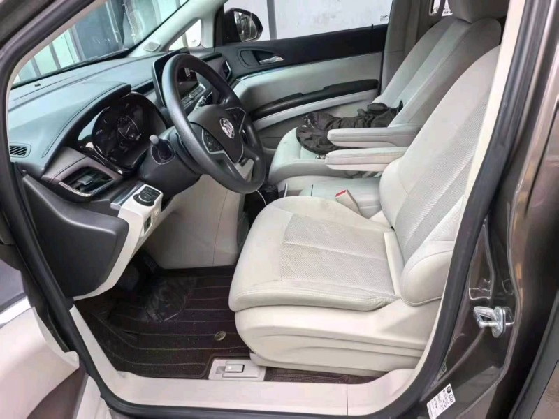 徐州23年别克GL86