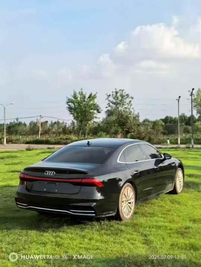 济宁22年奥迪A7L5