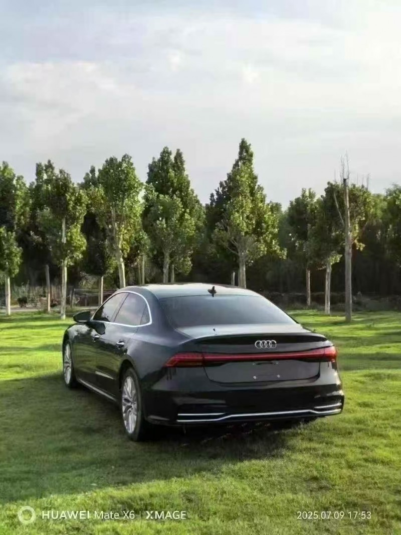 济宁22年奥迪A7L6
