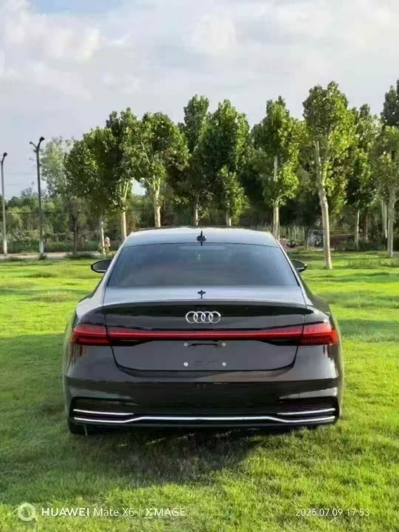 济宁22年奥迪A7L7