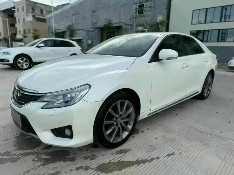 汕头17年丰田锐志3