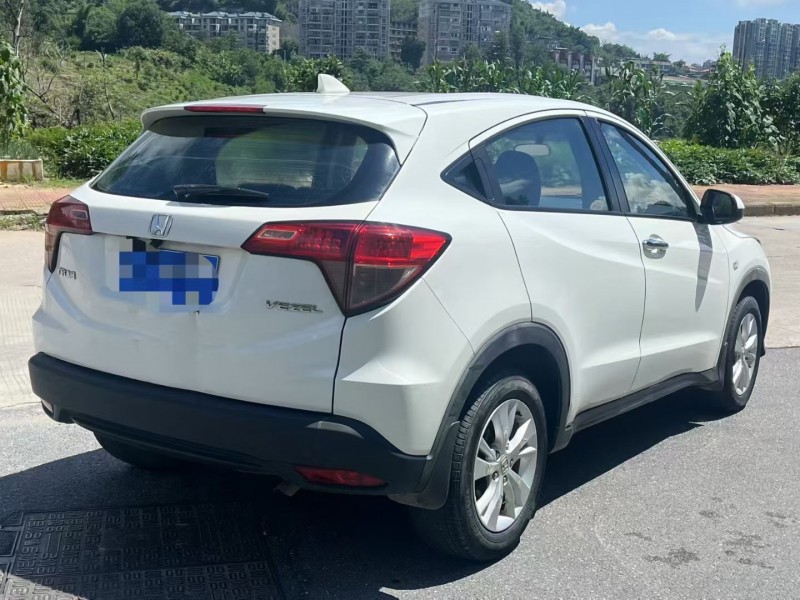 三明16年本田缤智8