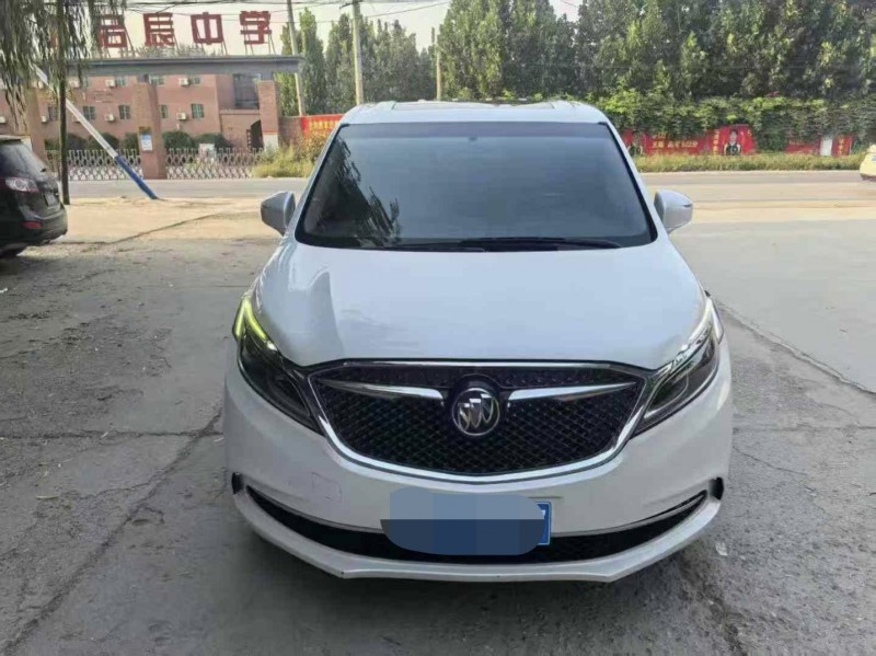 保定18年别克GL81