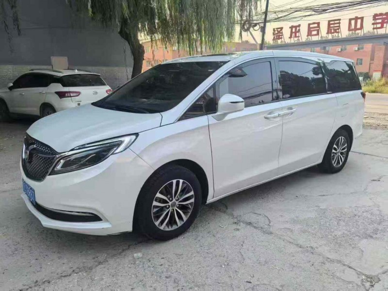 保定18年别克GL83