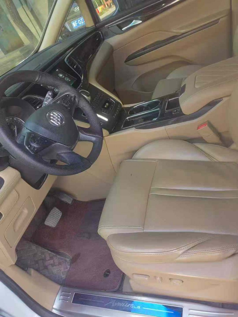 保定17年别克GL87