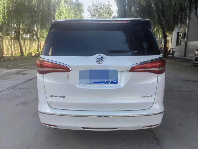 保定17年别克GL89