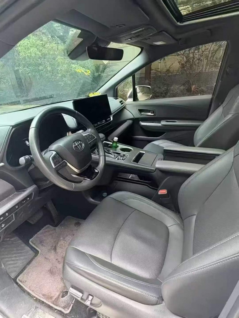 衡阳24年丰田塞纳4