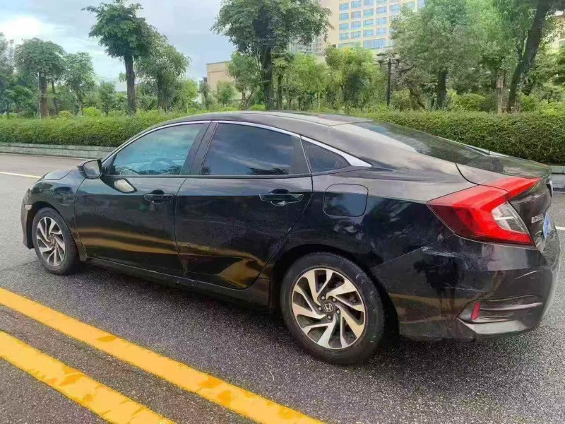 珠海17年本田思域7