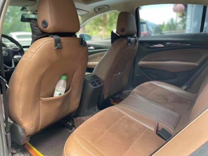 青岛20年别克君威5