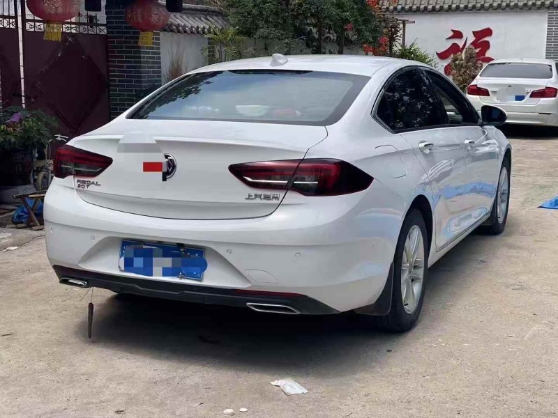 青岛20年别克君威7