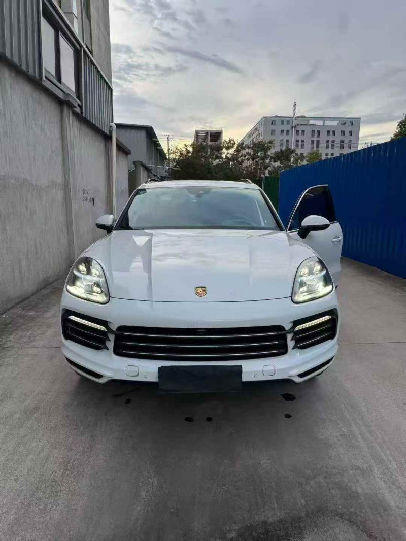 衢州19年保时捷卡宴1