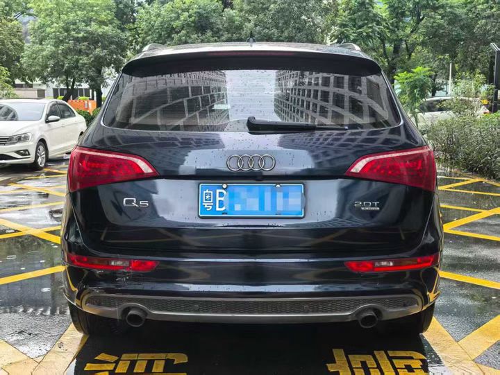 深圳10年奥迪Q58