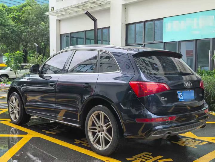 深圳10年奥迪Q59